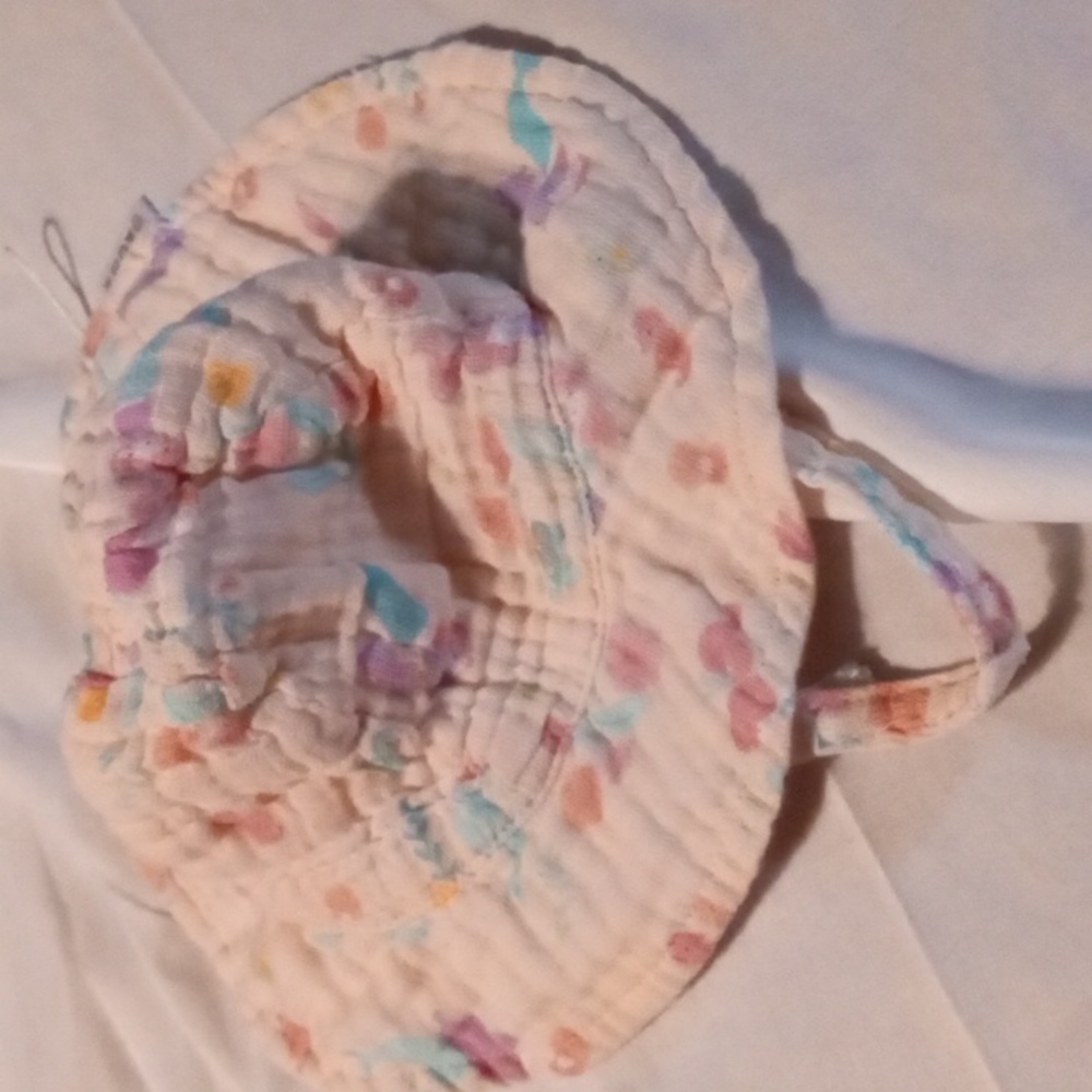 Angel Dear 0-6 Months Baby Girls Muslin Sun Hat with Strap Tropical design
